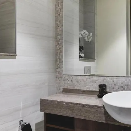 Hanza Tower Capri With Spa Sauna & Jacuzzi & Pool